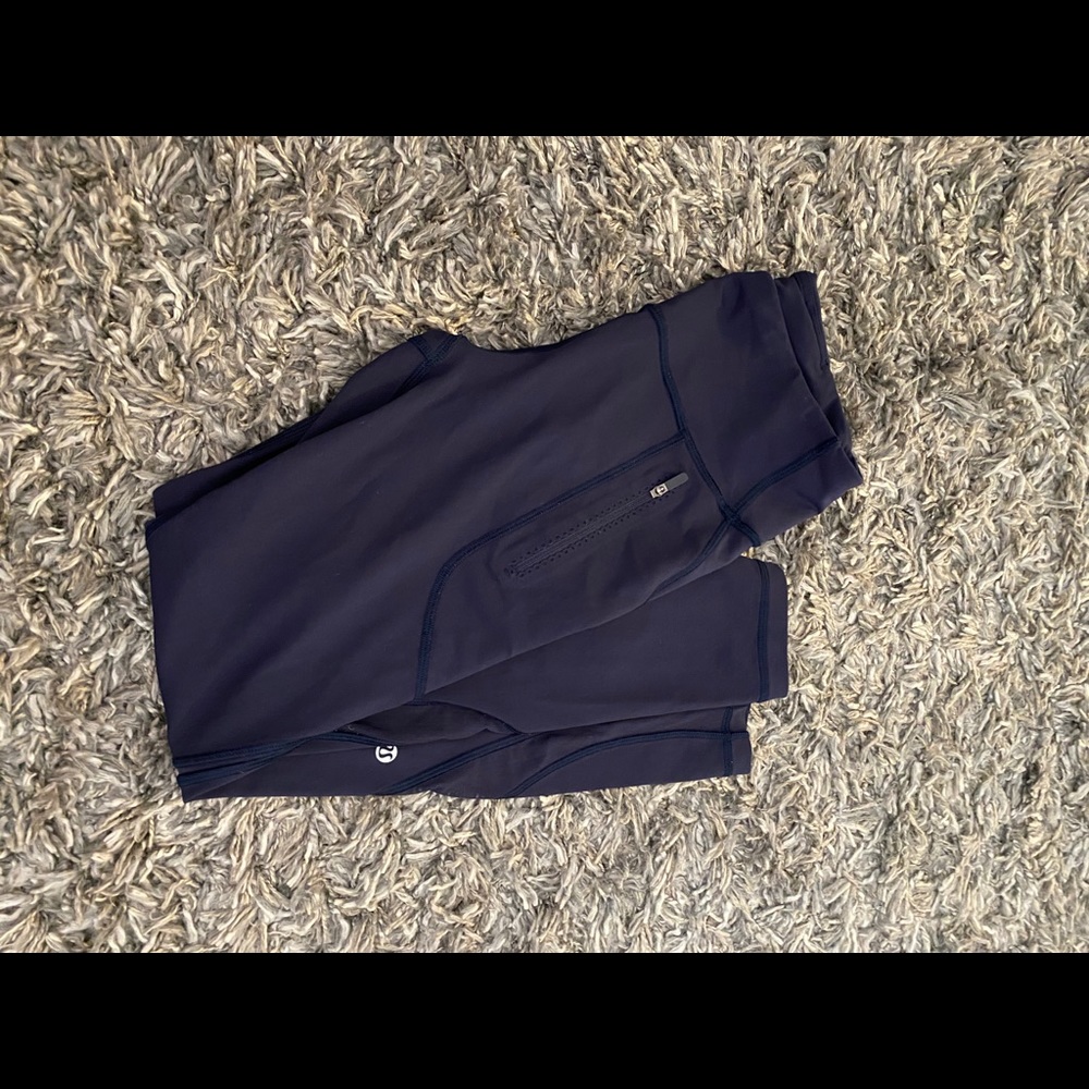 Navy Lululemon 7/8 Leggings size 6